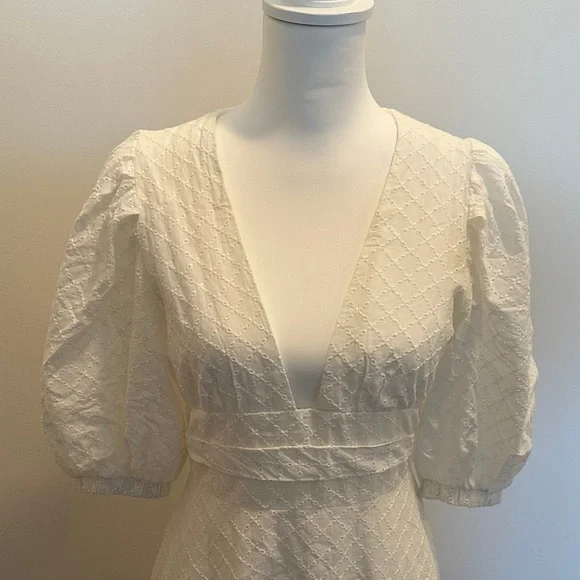 o.p.t Chic White Midi Dress with Puff Sleeves - Picture 2 of 10